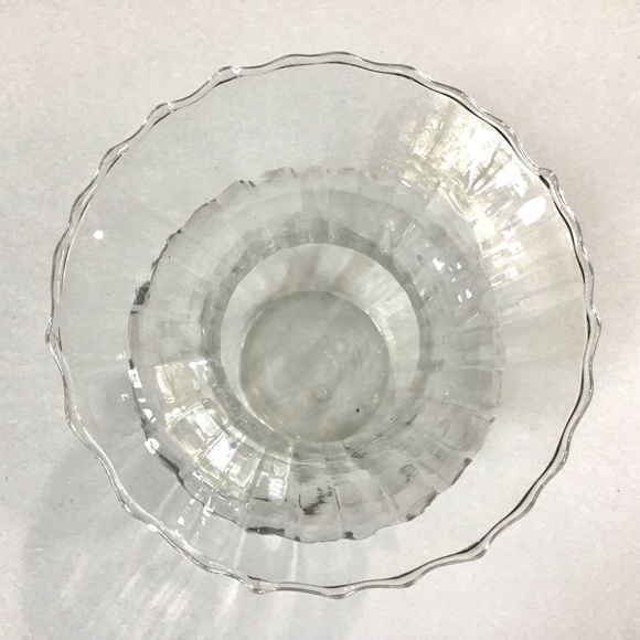Vintage Clear Glass Vase Ribbed Interior with Rippled Scalloped Ruffle Top 6.5”H - Picture 6 of 7